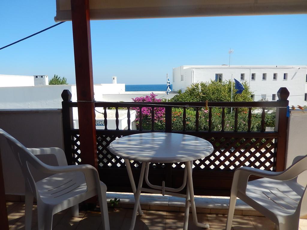 Deidamia Hotel Скирос Екстериор снимка