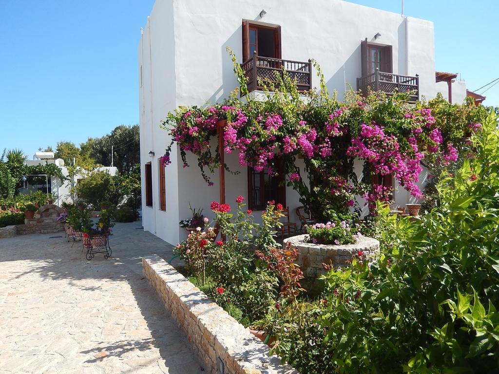 Deidamia Hotel Скирос Екстериор снимка