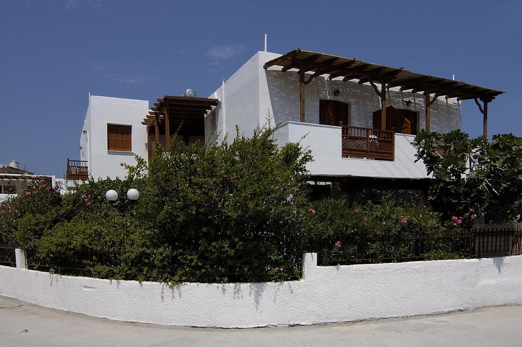 Deidamia Hotel Скирос Екстериор снимка