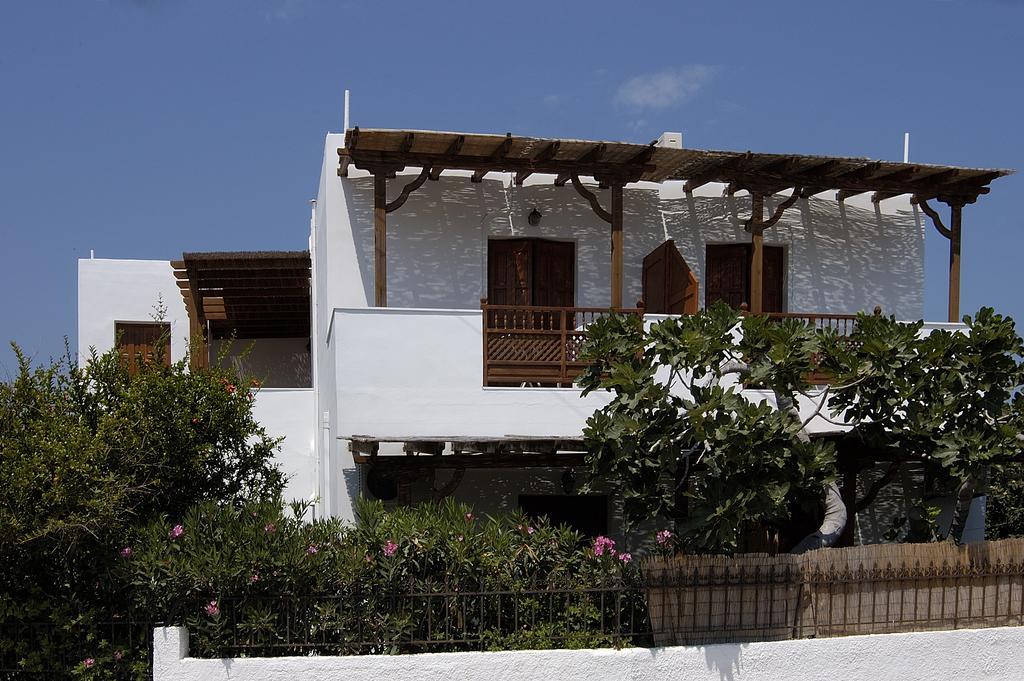 Deidamia Hotel Скирос Екстериор снимка