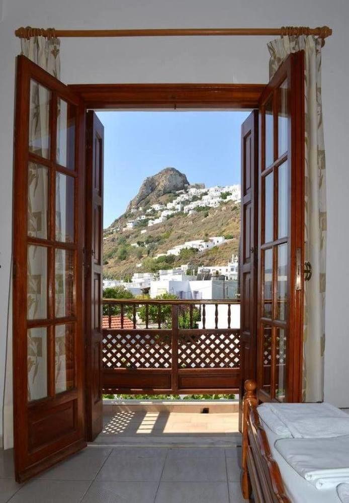 Deidamia Hotel Скирос Екстериор снимка