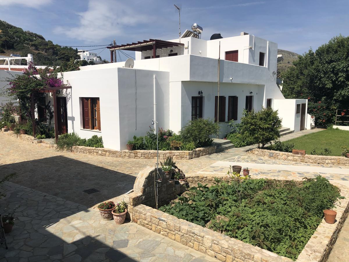 Deidamia Hotel Скирос Екстериор снимка