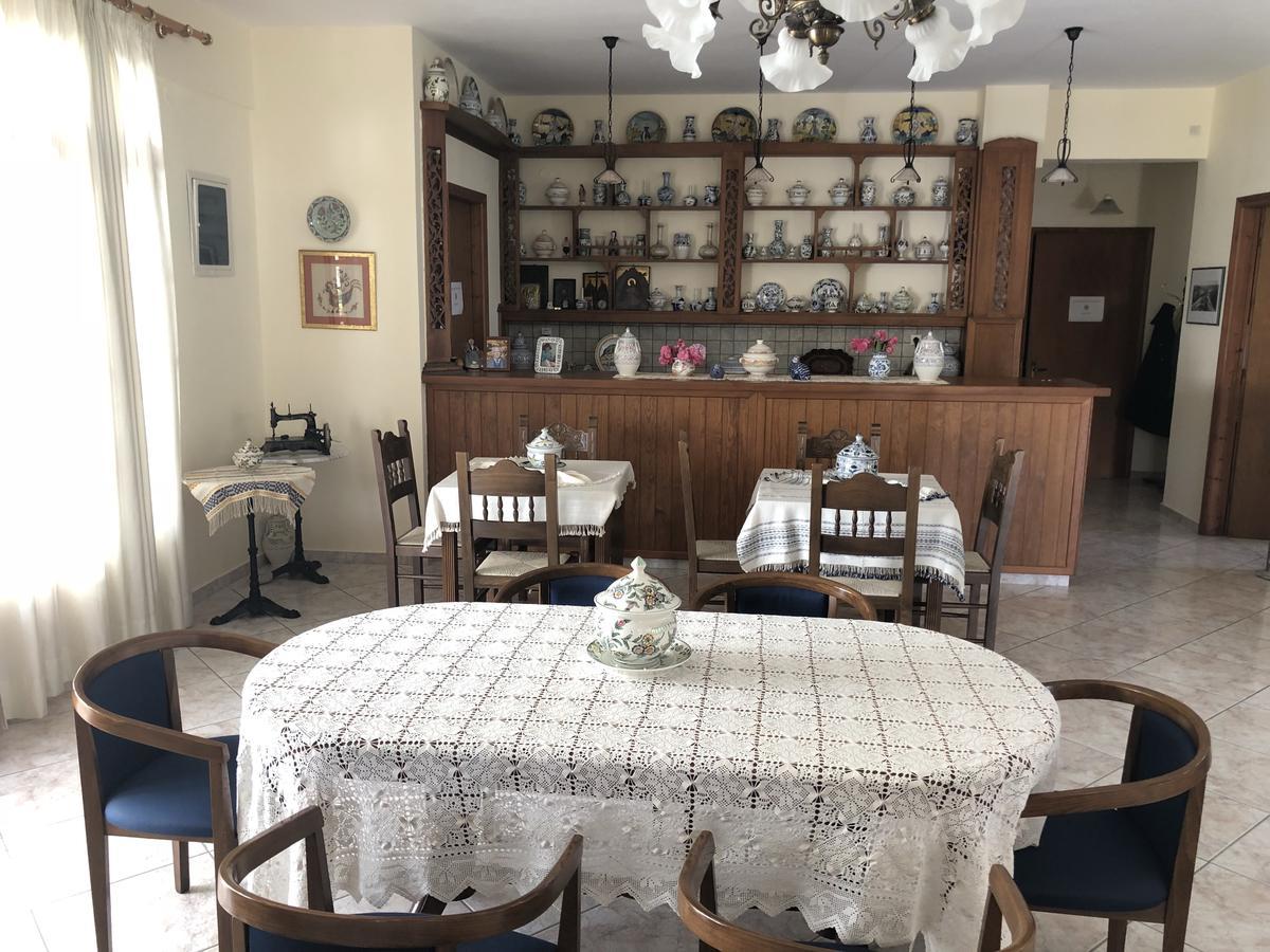 Deidamia Hotel Скирос Екстериор снимка