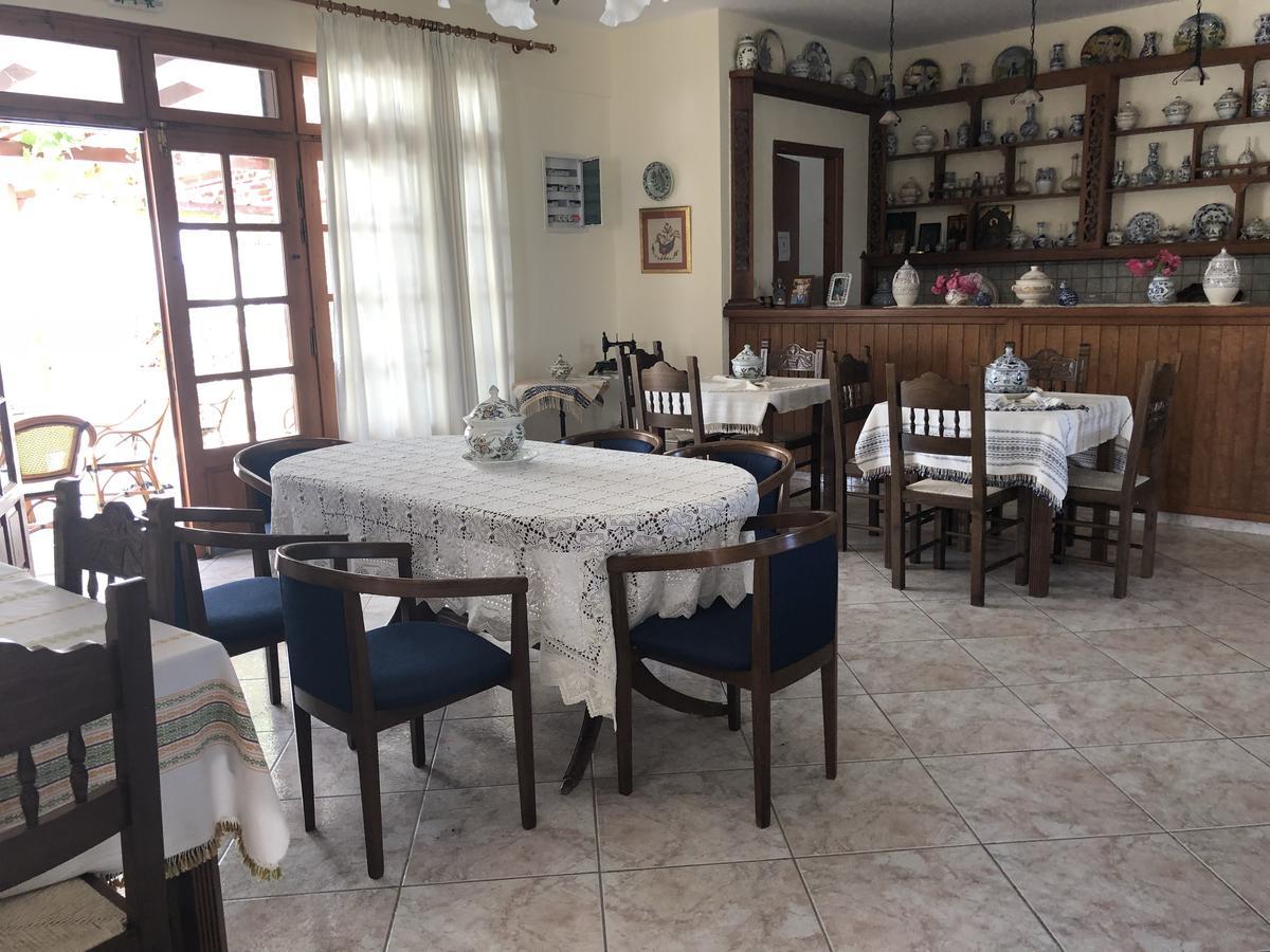 Deidamia Hotel Скирос Екстериор снимка