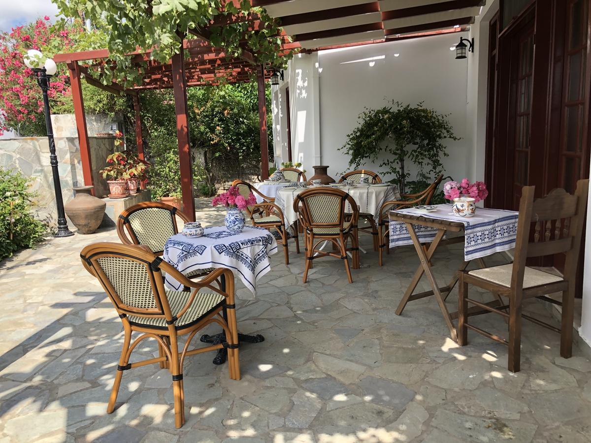 Deidamia Hotel Скирос Екстериор снимка