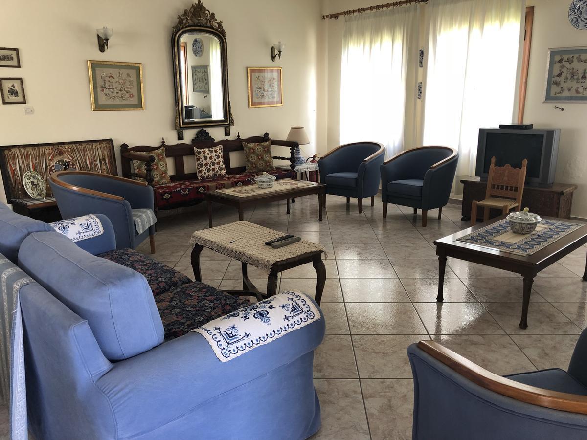 Deidamia Hotel Скирос Екстериор снимка