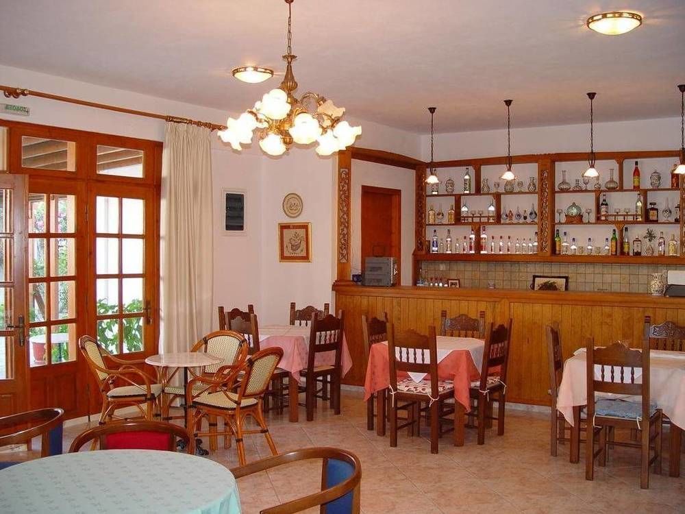 Deidamia Hotel Скирос Екстериор снимка